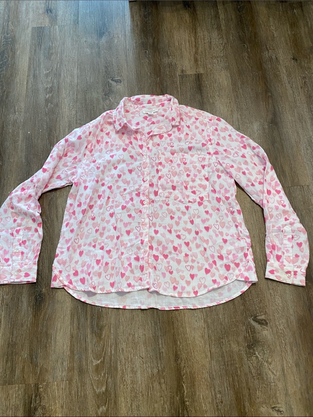 beachlunchlounge Pink Heart Pattern Button-Down Shirt